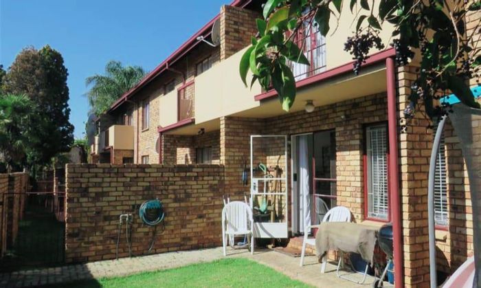 Property #2165320, Townhouse for sale in Zwartkop Ext 7