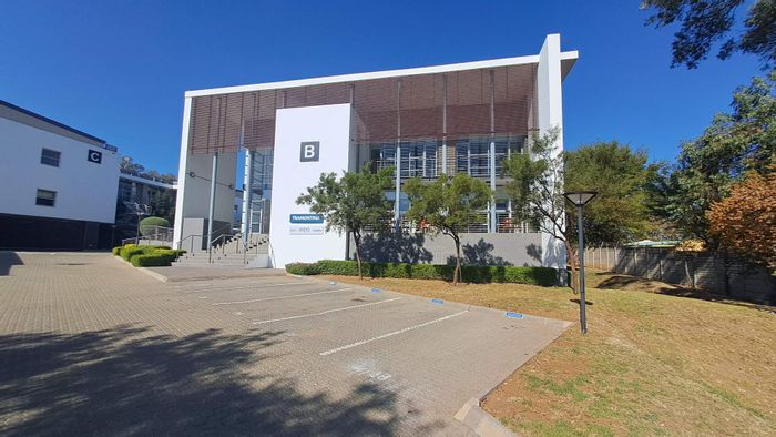 Property #2257317, Office rental monthly in Fourways