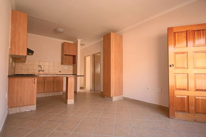 Hazeldean Apartment To Rent: 2 beds, pool access, security, and prepaid utilities.