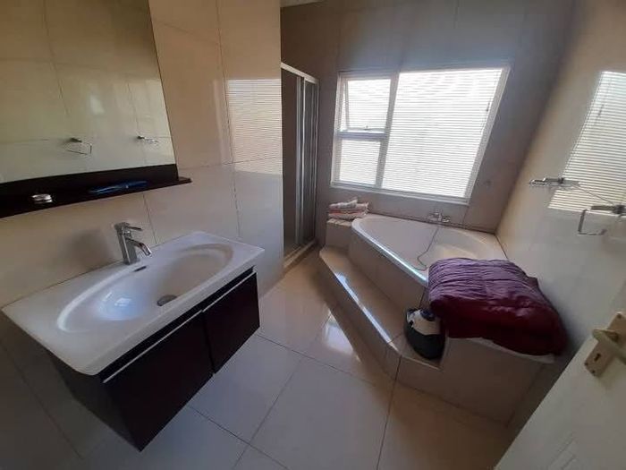 Ludwigsdorf House For Sale: 6 Bedrooms, Pool, Garages, Entertainment Area.