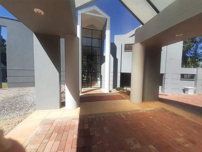 Property #2246973, House rental monthly in Bryanston
