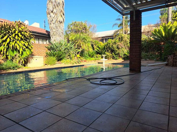 For Sale: 3-Bedroom House in Eersterust with Granny Flat and Pool!