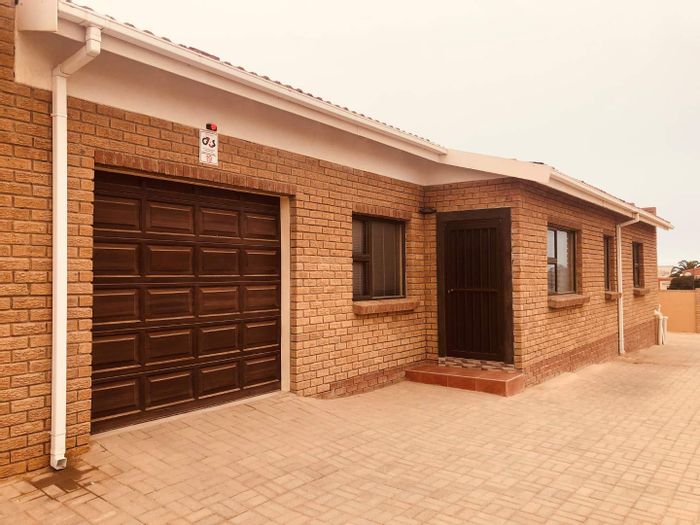 Property #2153297, Townhouse rental daily in Henties Bay