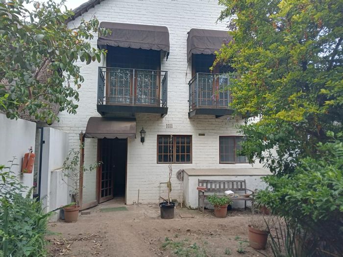 Carlswald House For Sale: 4 beds, stables, borehole, vast potential on 14,040m².