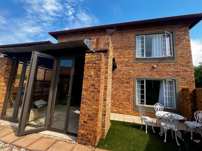 Property #2423782, Townhouse For Sale in Six Fountains Residential Estate