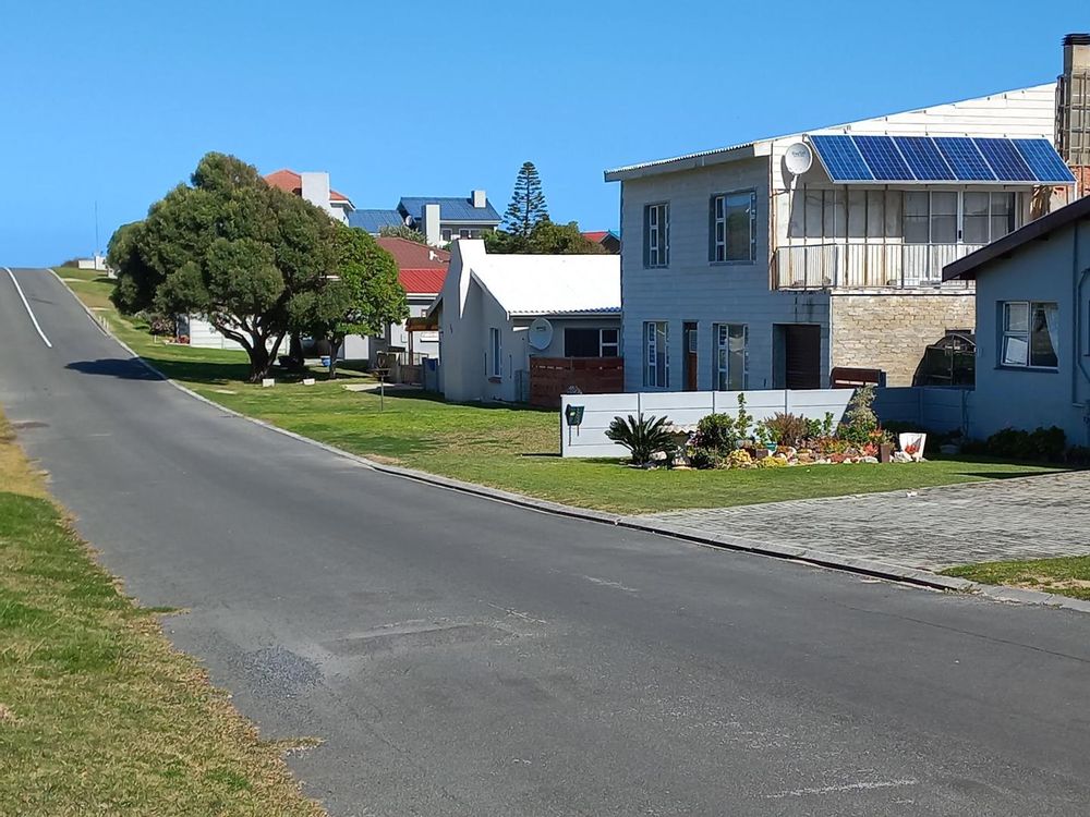 Houses directly next to our Plot - in the direction of Gansbaai.