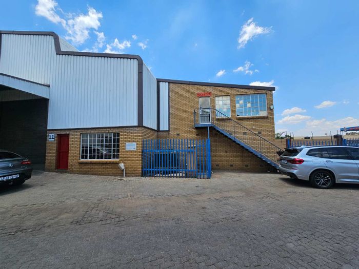 Industrial unit to rent in Jet Park with 3-phase power and office space.