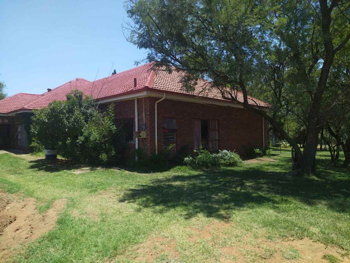 Property #2210571, Farm for sale in Bultfontein