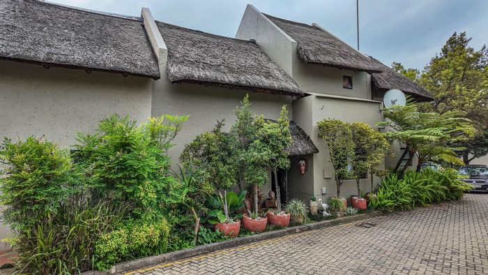 Sharonlea Townhouse For Sale: 5 Bedrooms, pool, greenbelt access, secure living.