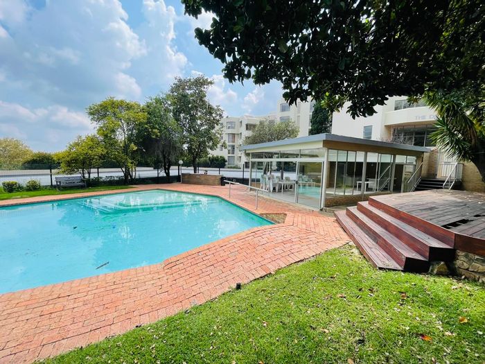 2-Bedroom Apartment To Rent in Sandown with Pool, Garage, and Security.