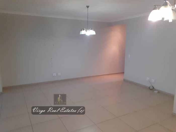 For Sale: Apartment in Avis with 3 bedrooms, garage, and 24-hour security.