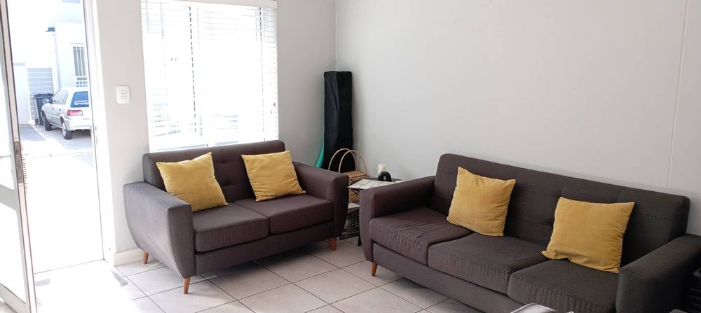 Lounge / Dining area