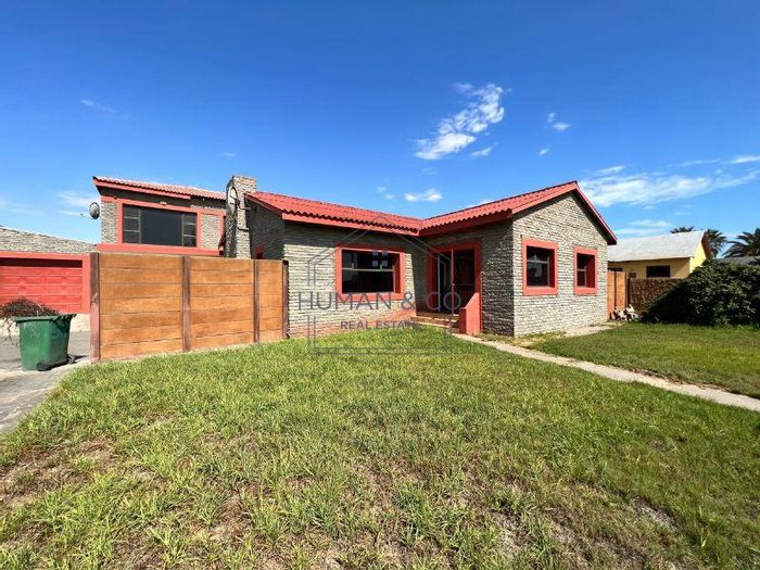 Property #2140986, House For Sale in Walvis Bay Central