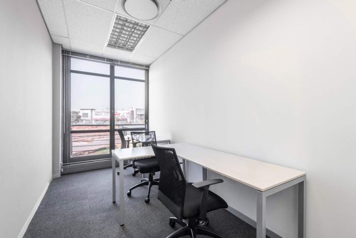 Office to Rent in Centurion Central: Private space, shared area, parking, flexible lease.