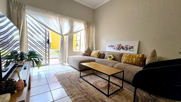 Garsfontein Apartment For Sale: 2 beds, pool access, balcony with gas braai.
