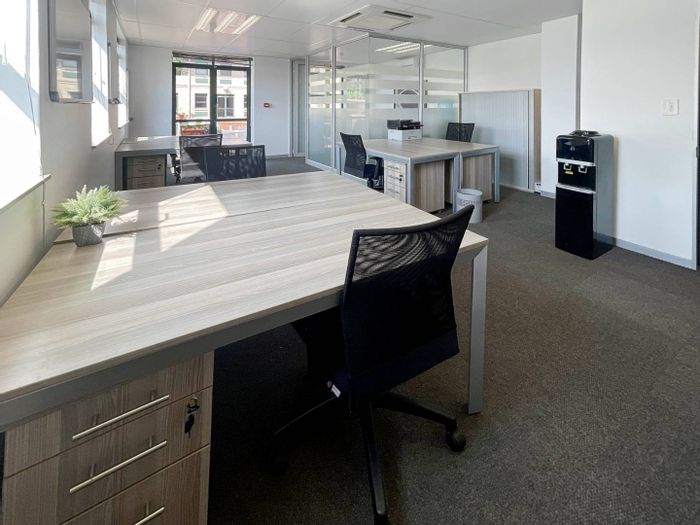 Office to Rent in Sunninghill: 25 sqm private space, shared amenities, flexible lease.