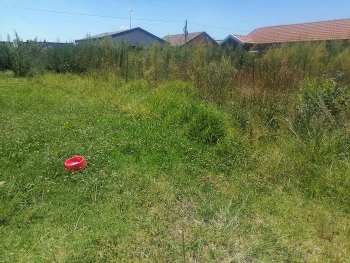 Vacant Land Residential in Payneville For Sale: Ready to Build, 315 m².