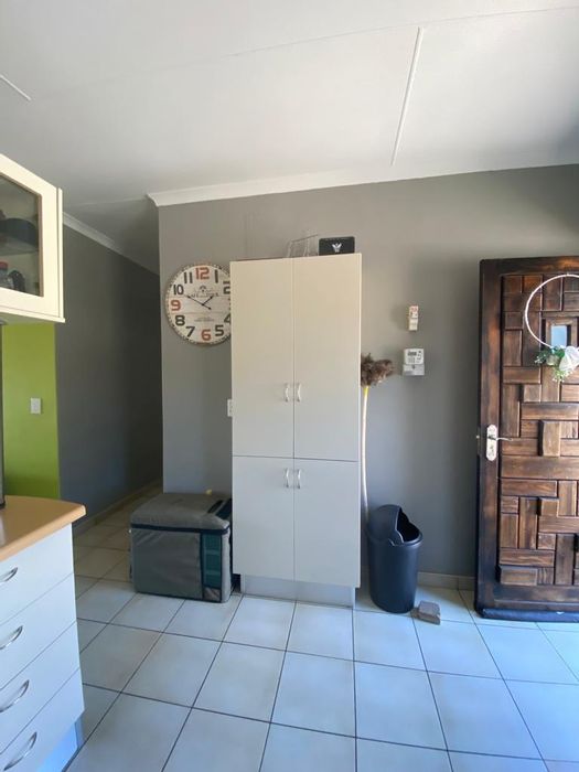 Property #2227360, Townhouse for sale in Windhoek West