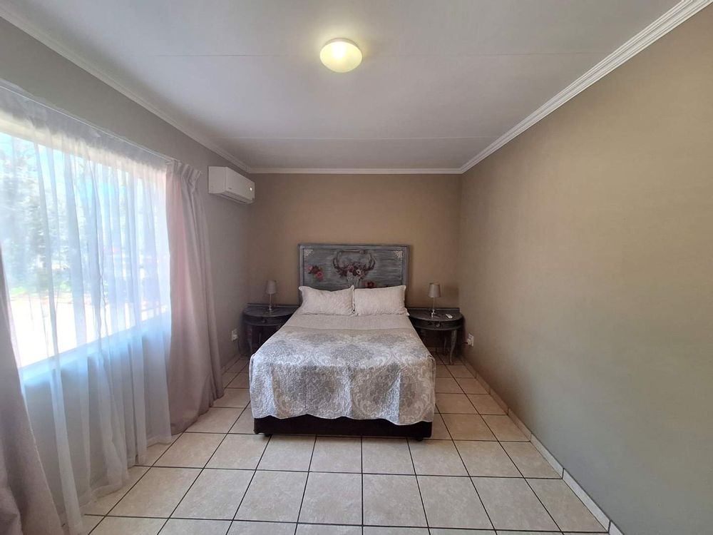 Main bedroom en-suite