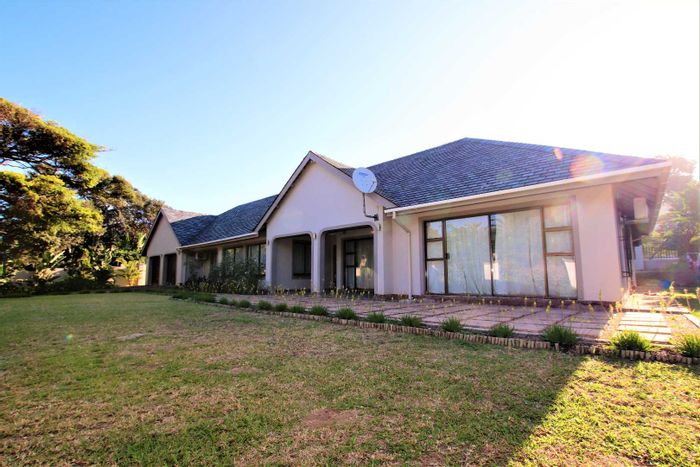 Spacious Umhlanga Rocks Central house to rent with yard, security, and staff accommodation.