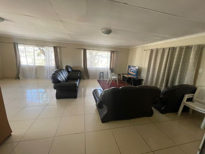 Windhoek West House for Sale: 4 Beds, Pool, Double Garage, Electric Fence