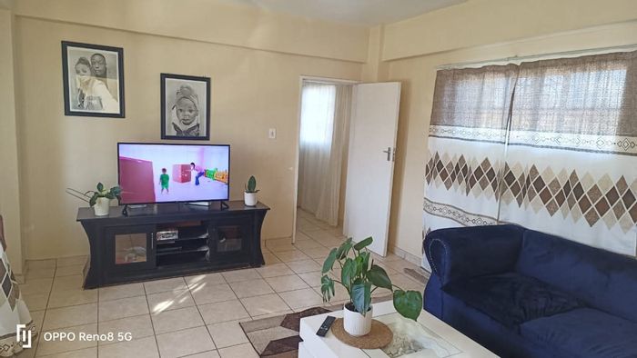 Affordable 1.5-bedroom apartments for sale in Rosettenville Ext 1, ideal investment!