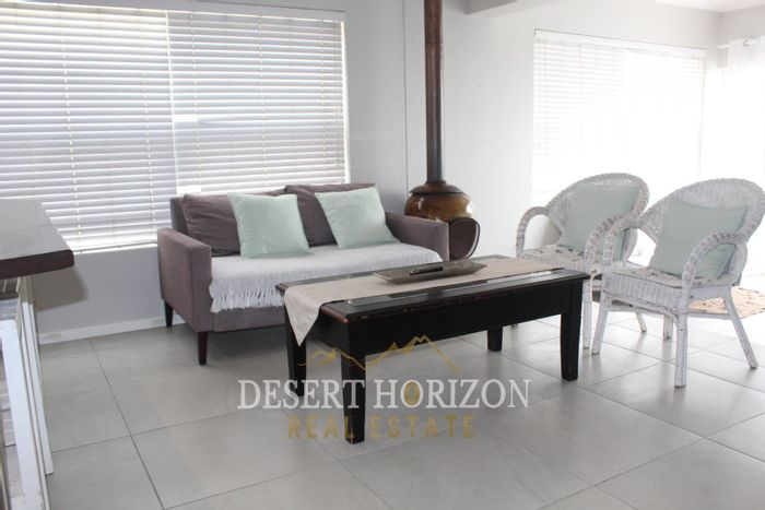 Long Beach Townhouse For Sale: 3 beds, 3 baths, ocean views, BBQ area.