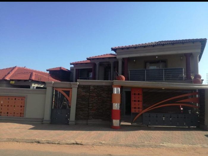 Property #2172762, House for sale in Stilfontein