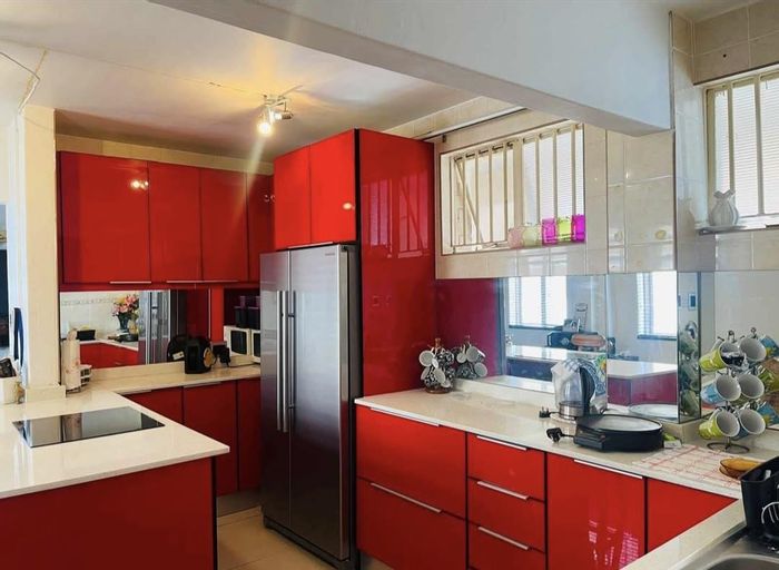 South Beach Apartment For Sale: Open plan living, close to beach and amenities.