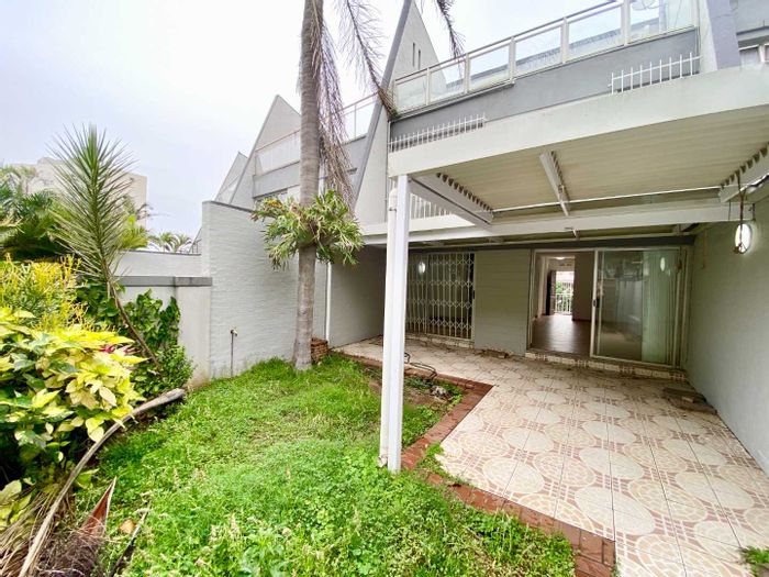 3 Bedroom Townhouse To Rent in Umhlanga Central with pool and garden access.