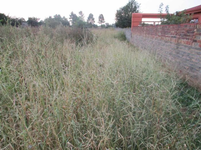 Vacant Land Residential For Sale in Henley On Klip, 2032 m², services available.