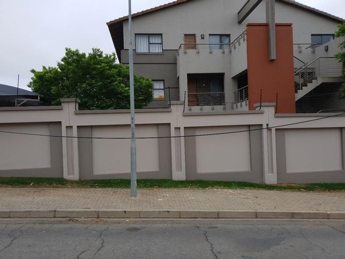 Property #2217621, Apartment rental monthly in Rivonia