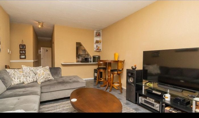 Property #2416212, Apartment For Sale in Buccleuch