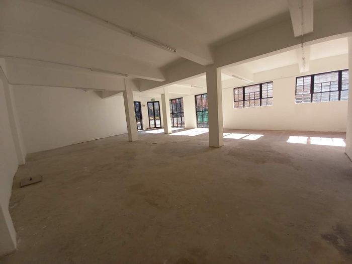 Mixed Use Property To Rent in Marshalltown: Office, Industrial Space, 30 Parking Bays.