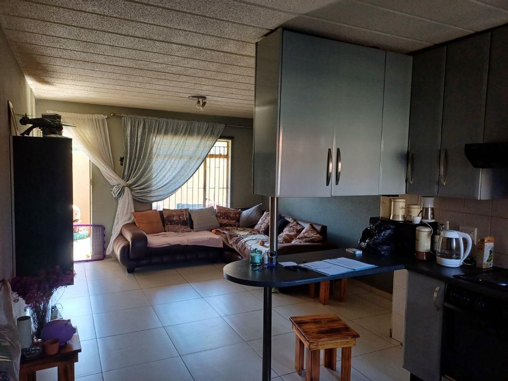Kitchen - Lounge