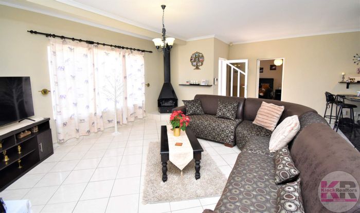 Property #2100237, House for sale in Extension 9