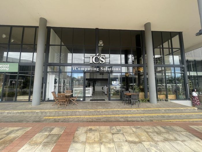 Prime retail space in Umhlanga Rocks Central, 194m² with mezzanine and parking.