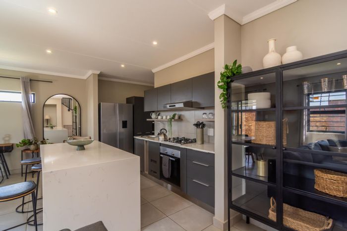 For Sale: House in Lion Pride with 4 bedrooms, security, park, and no transfer costs!