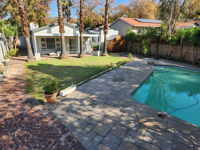 Blairgowrie House For Sale: Prime Location, Family-Friendly, Pool, and Income Potential!