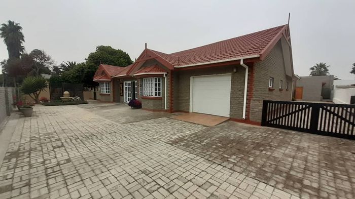 Property #2137181, House for sale in Henties Bay