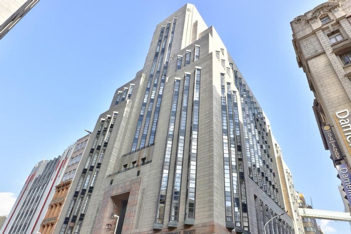 For Sale: Two apartments in Cape Town City Centre with Airbnb potential, parking, amenities.