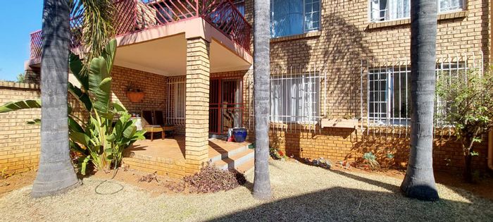 Property #2171780, Townhouse for sale in Faerie Glen