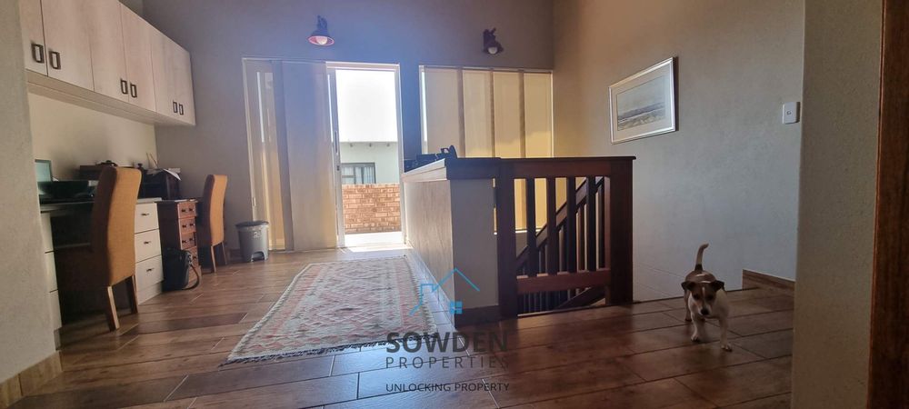 Hall way leading to crow's nest 