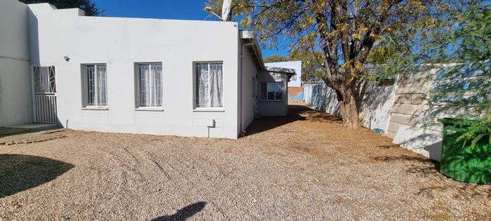 Property #2268905, House for sale in Windhoek West