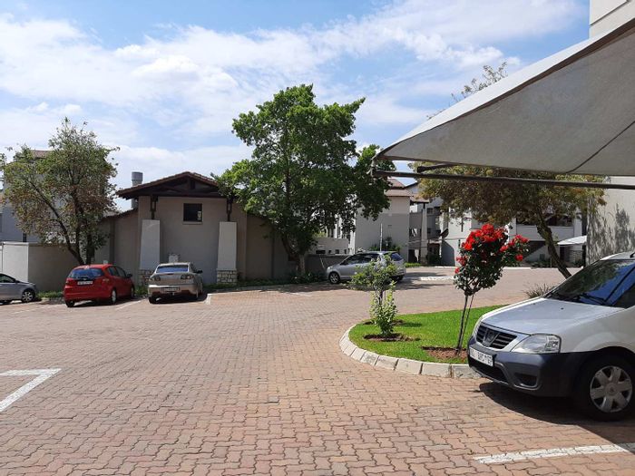 Property #2255254, Apartment rental monthly in Sunninghill