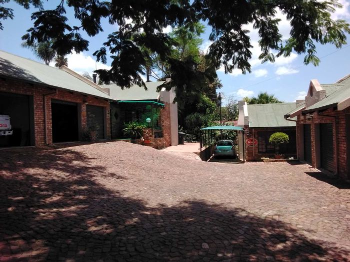 Garsfontein House For Sale: 4 beds, pool, garden, double garage, no levies.