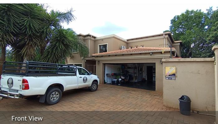 Wierdapark House For Sale: 4 beds, 2 baths, 2 garages, spacious yard.