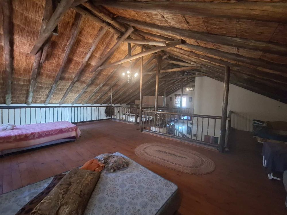 Loft with ample sleeping space