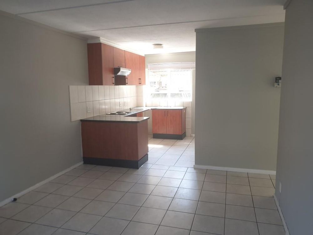 Garden apartment in Ferndale with private garden, 24hour security, and