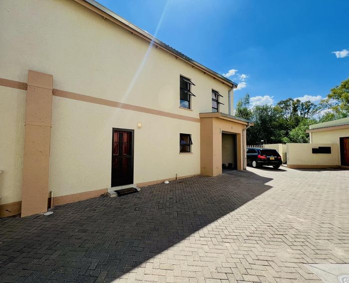 Property #2142982, Townhouse for sale in Klein Windhoek